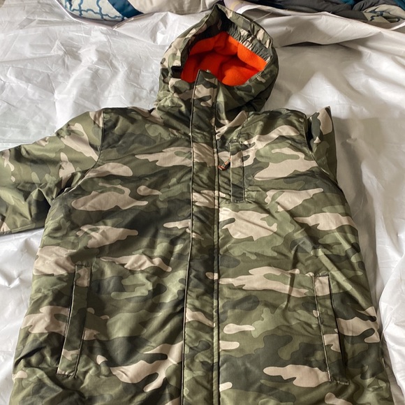Place Youth Large size 10/12 camouflage rain proof water proof jacket. - Picture 8 of 8